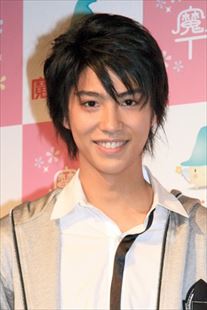賀来賢人の学歴 出身校 大学 高校 中学校 小学校 の偏差値と家族構成 生い立ち トレンドニュースどっと東京 賀来賢人の学歴 出身校 大学 高校 中学校 小学校 の偏差値と家族構成 生い立ち トレンドニュースどっと東京